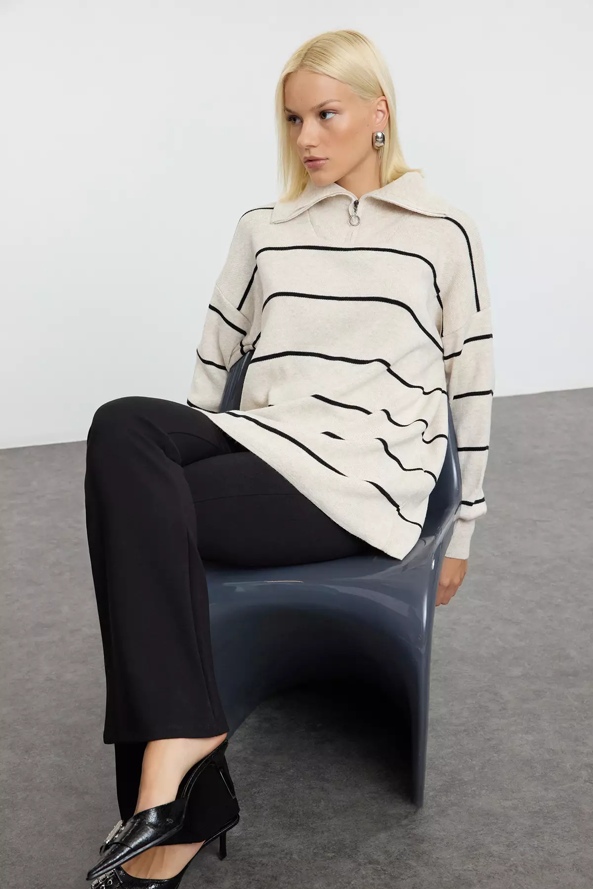 Stone Striped Turn-Down Collar Zipper Detailed Knitwear Sweater Tctaw25Ak00064