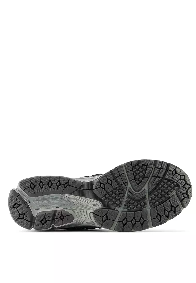 1906R Lifestyle Shoes