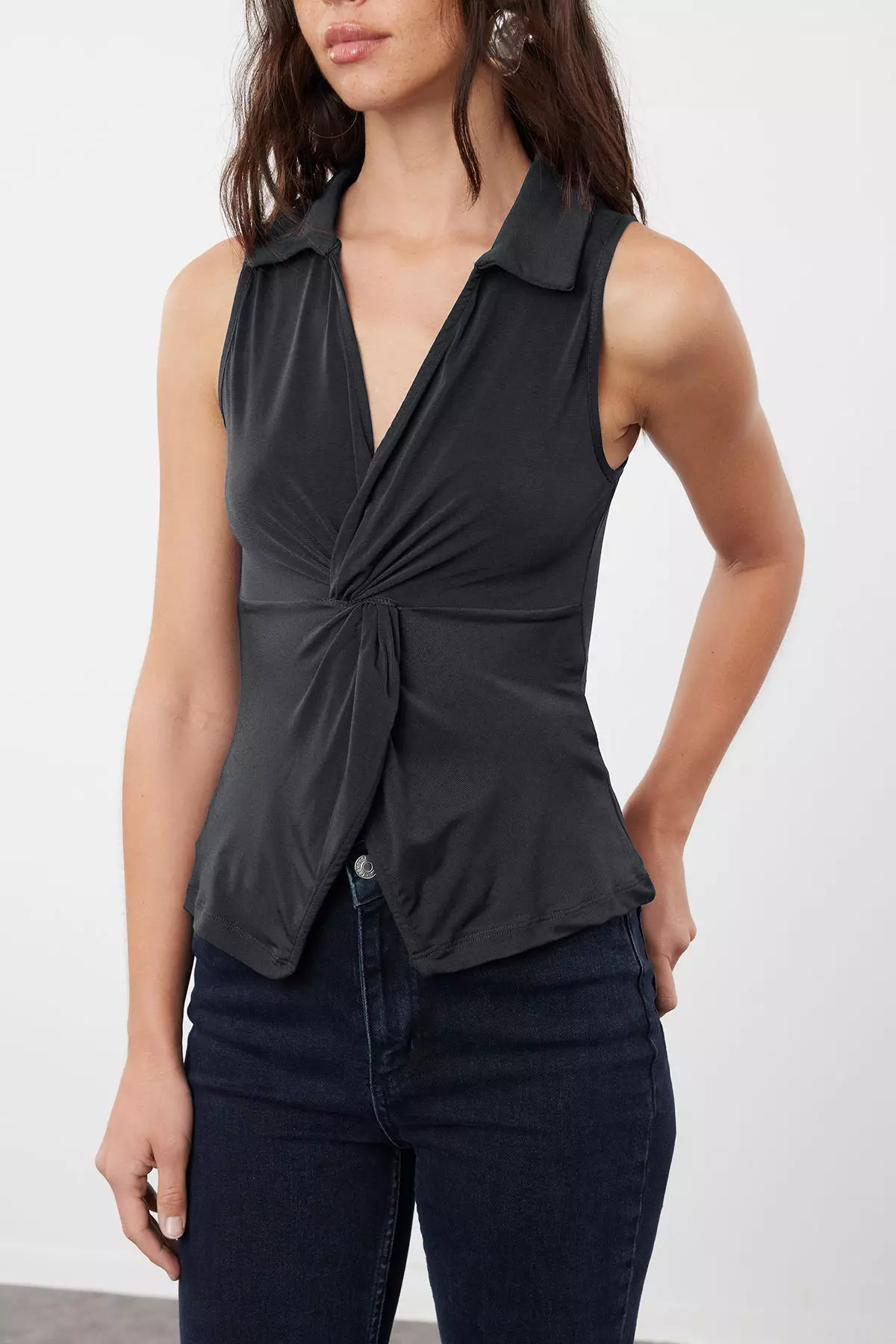 Anthracite Fitted/Body-Sit Polo Collar Flexible Knitted Blouse TWOSS24BZ00085