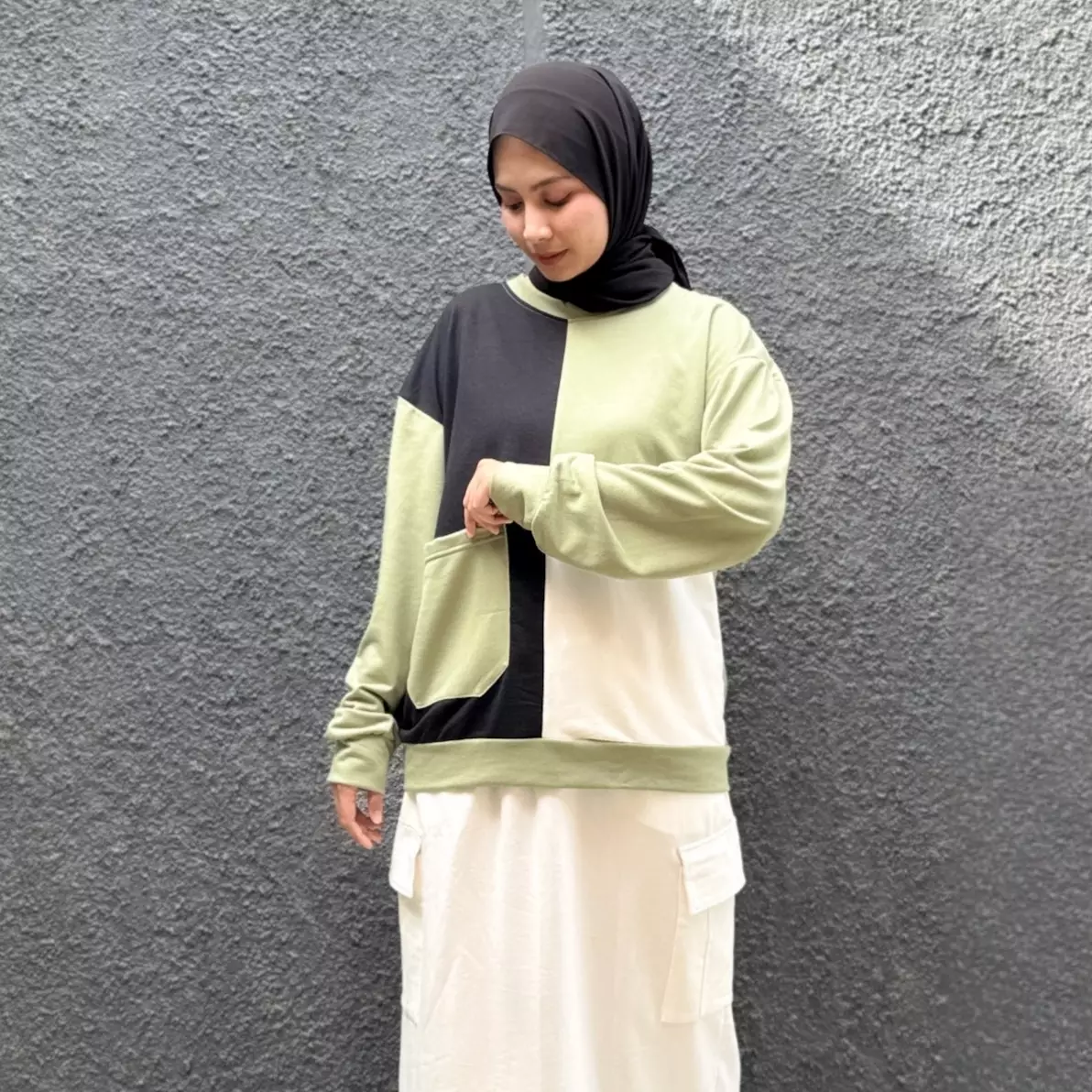Atasan Wanita - Sweater Monochrome MINT