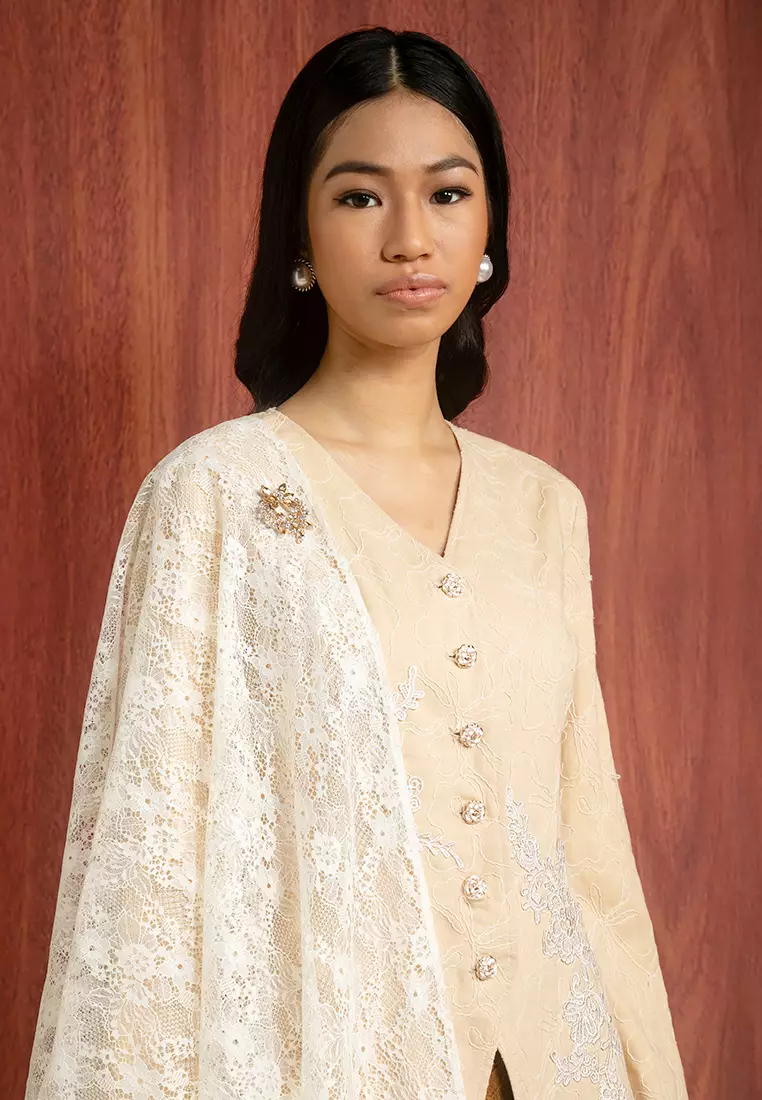 HANI EMBROIDERY KEBAYA SET WITH SHAWL