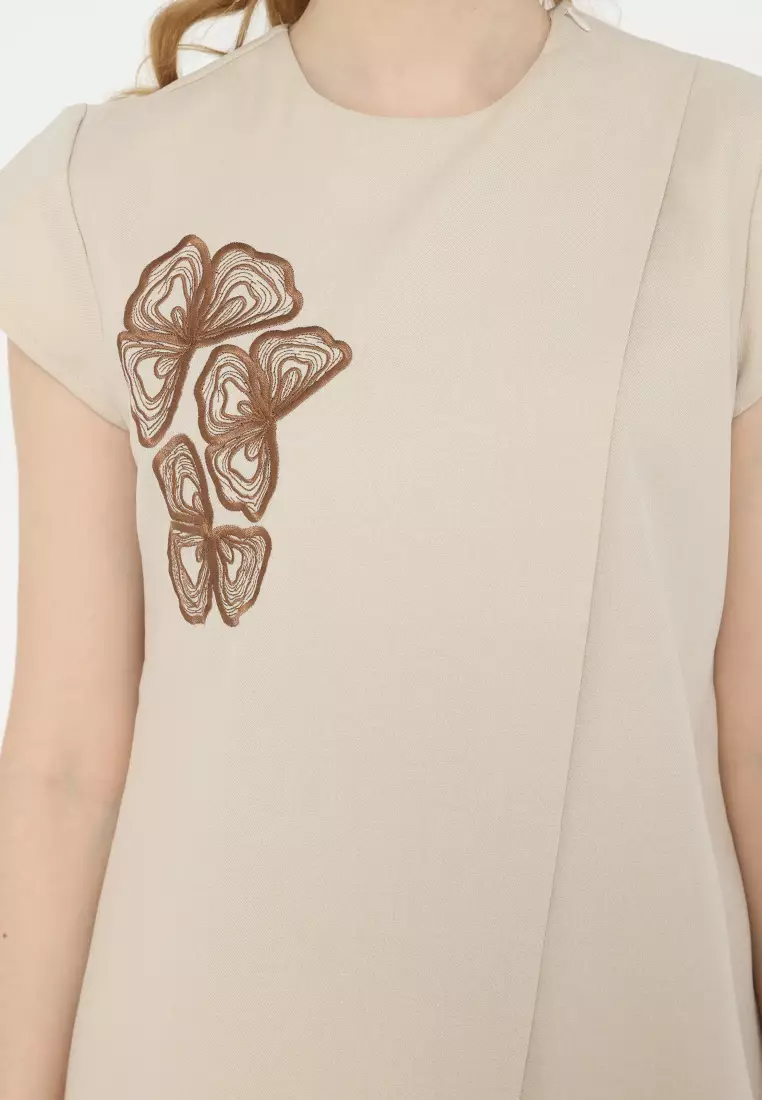 Vest Asymetrical With Embroidery in Cream By Brilliant Girl Warna CREAM