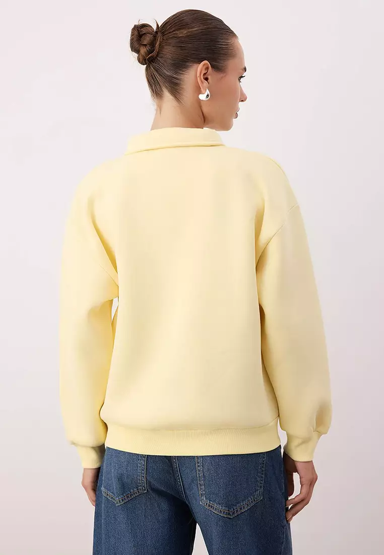 Yellow Shirt Collar Embroidered Regular Fit Thick Fleece Inside Knitted Sweatshirt Twoaw24Sw182