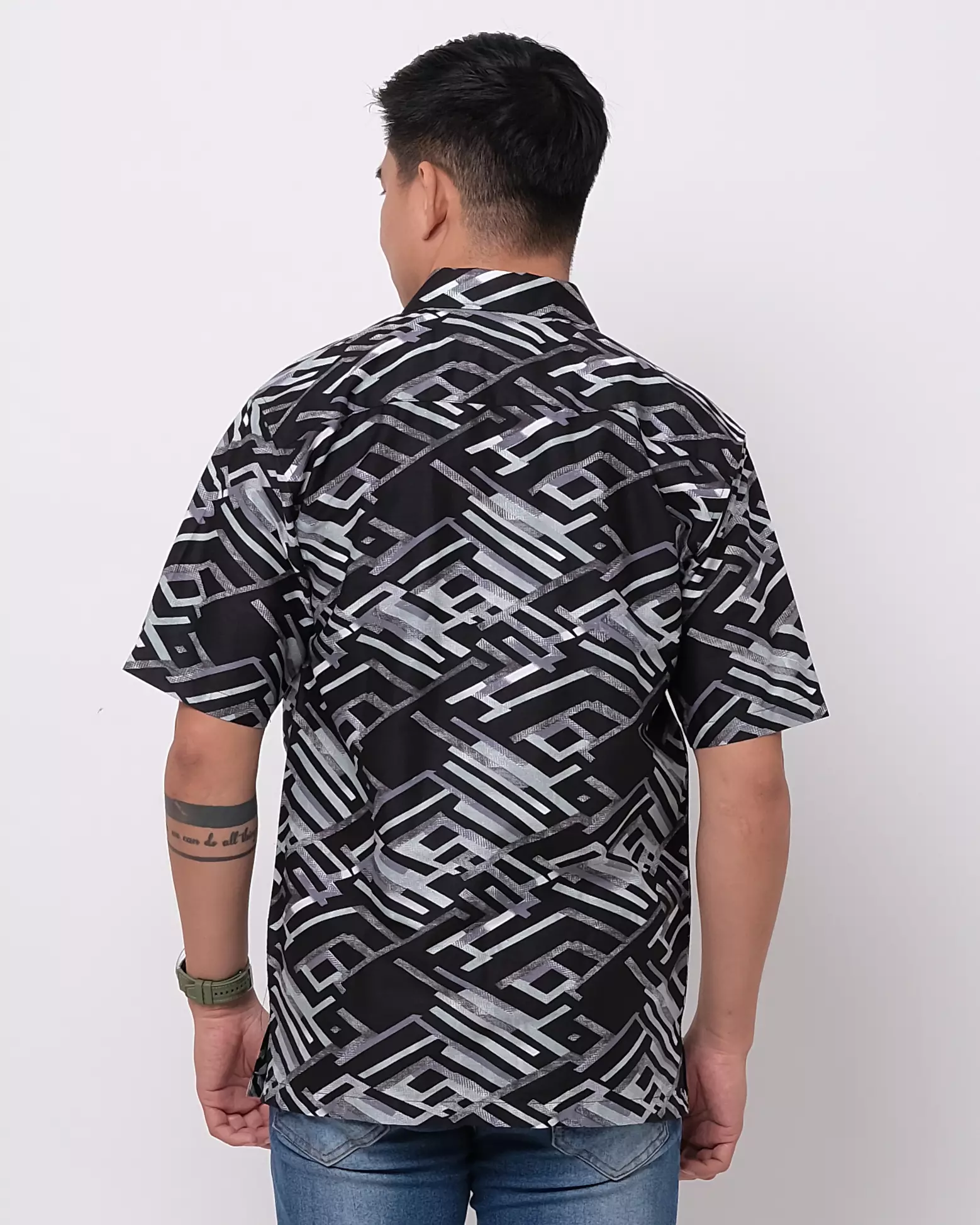 Andre Michel Kemeja Lengan Pendek Hitam Motif Abu 16761