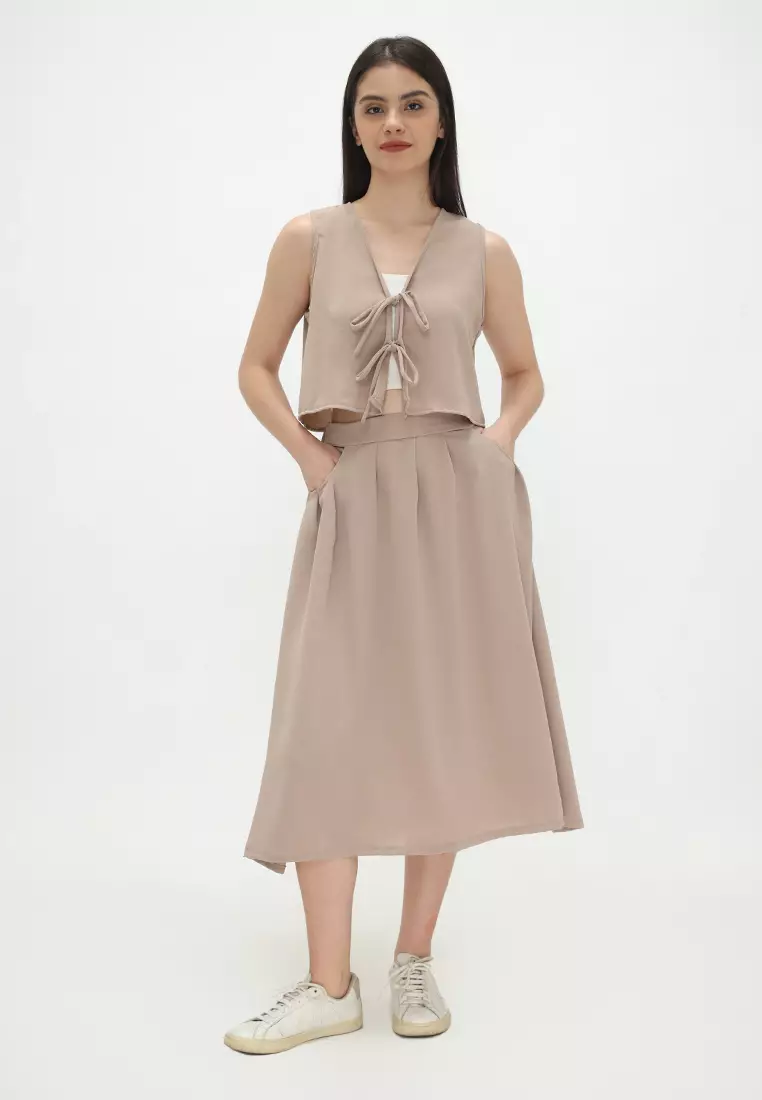 Mannequin Ties Vest Skirt Set