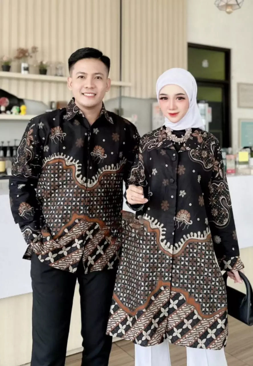 Almand Hitam Kemeja Batik Pria Premium Slimfit Modern Lengan Panjang ALN