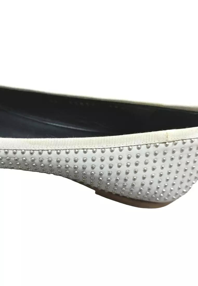 Pre-loved Saint Laurent Flats for Women in White - O1-328344-AJ440-9189-38.5