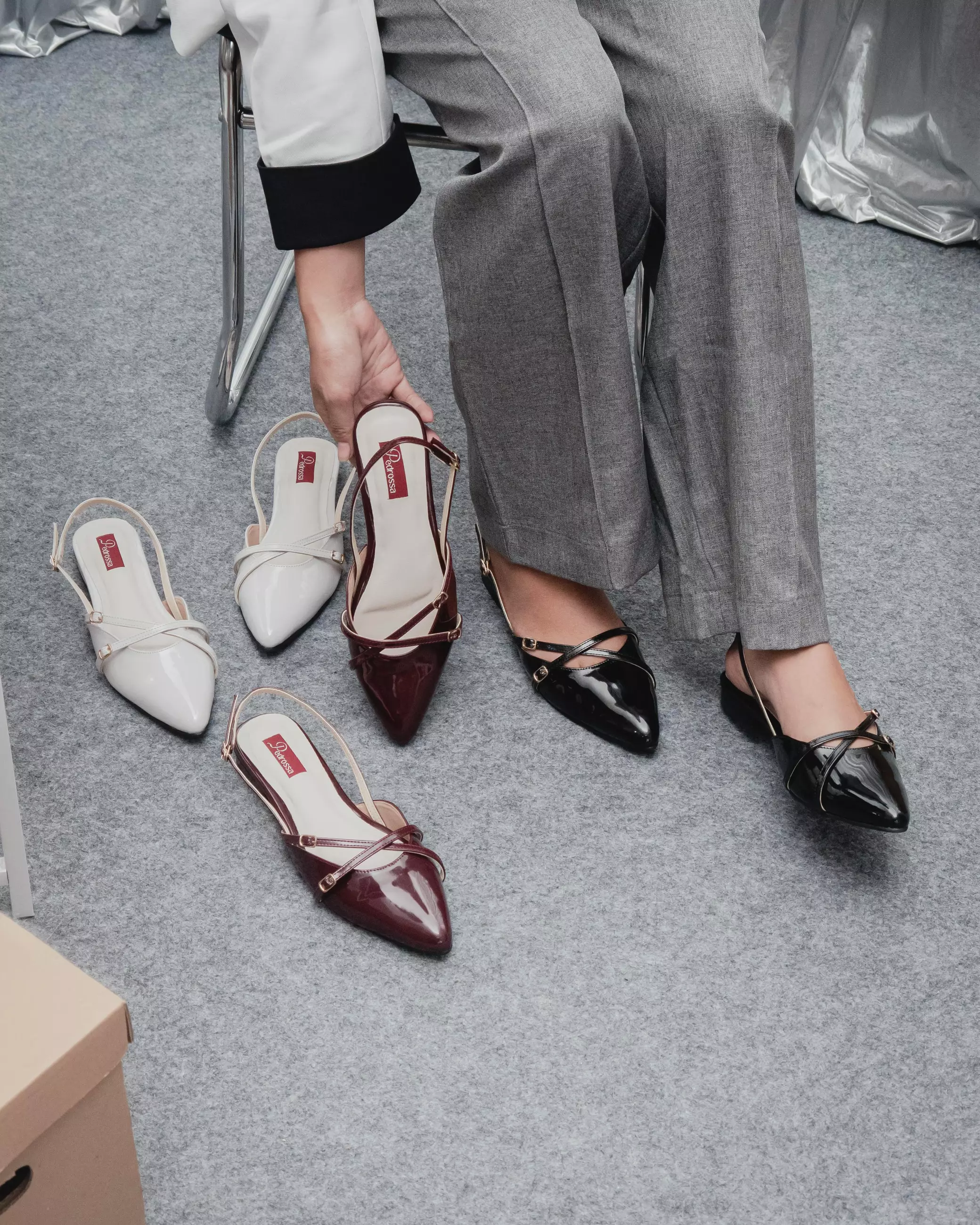 Scarlet Flat Sandals Mules in Burgundy