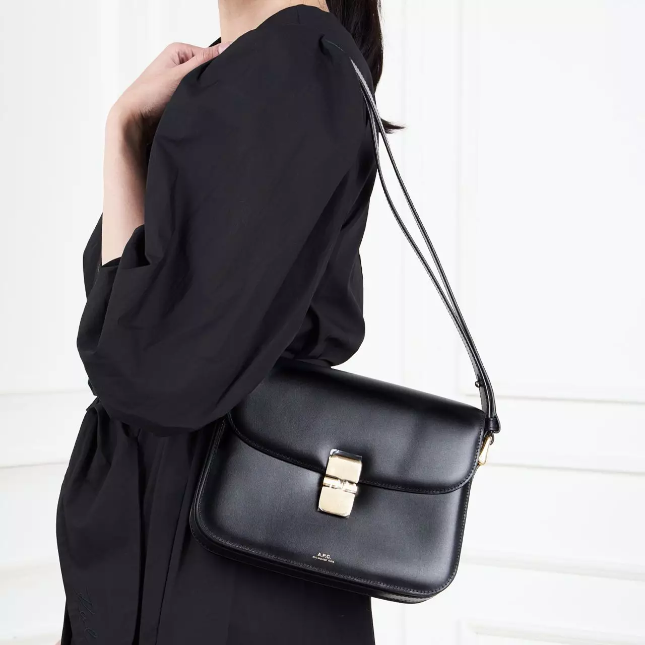 Grace Medium Shoulder Bag Black