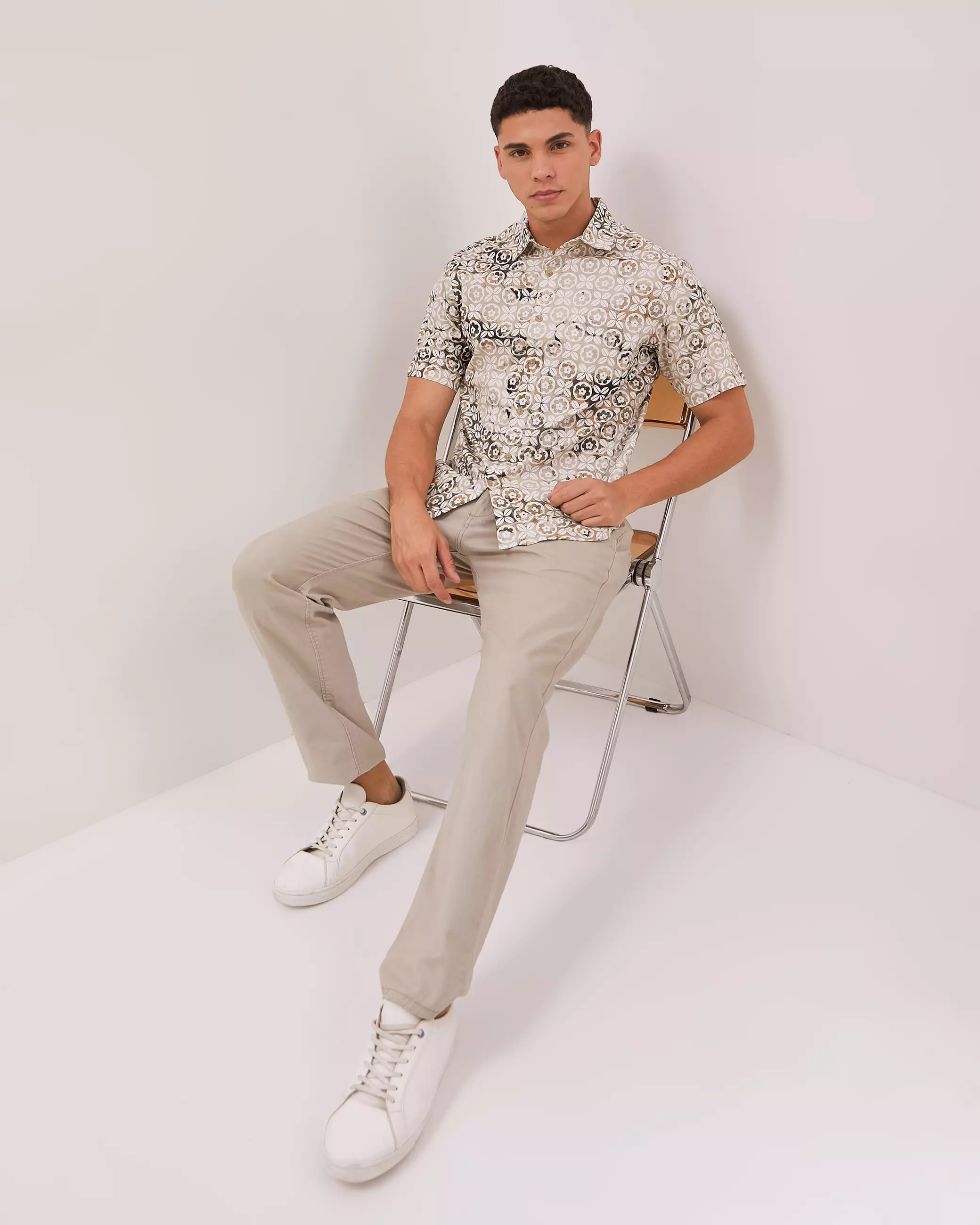 AMK Kemeja Motif Pria Lengan Pendek SHP Lamar Ss Brown