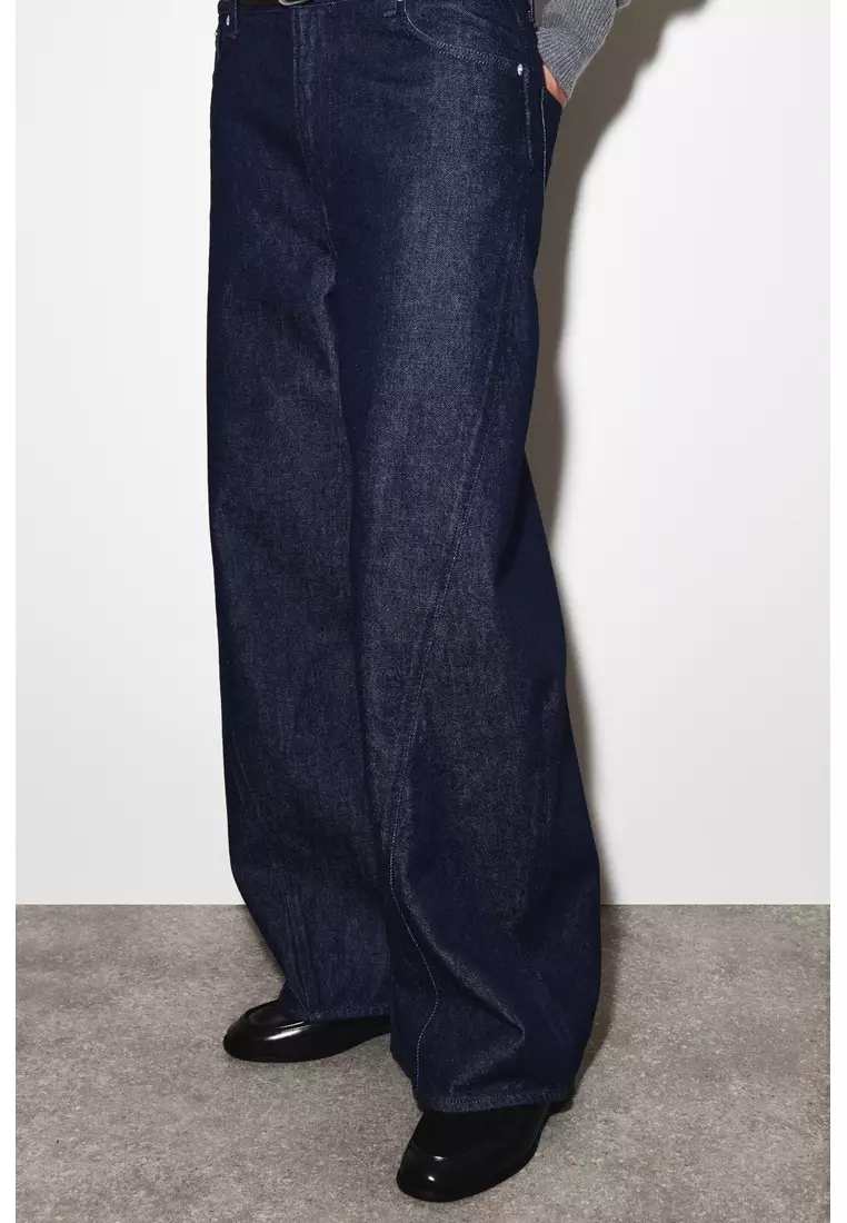 TWIST BARREL-LEG JEANS