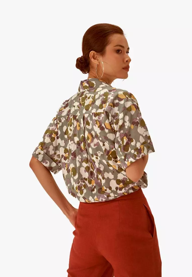 Becoming Unveil Linen Top