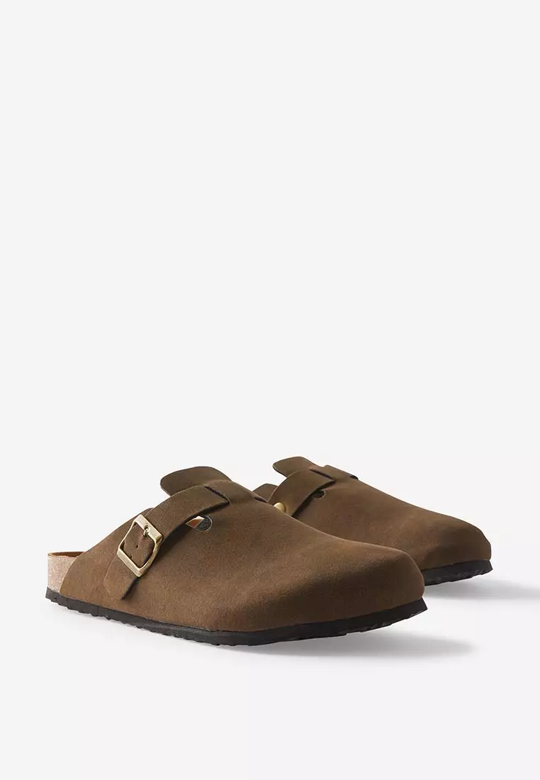 Closed Toe Buckle Slides