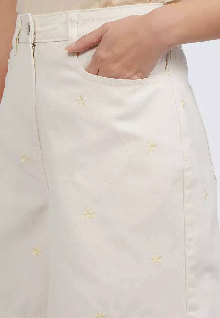 Embroidered Short Pants COCONUT MILK