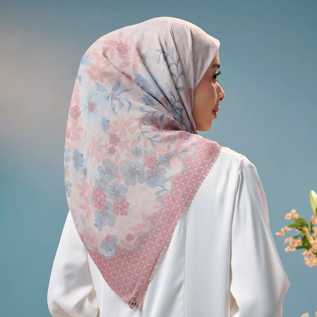 [INCLUDE HARD BOX] ZM Zaskia Mecca - Scarf Bunga Pertiwi Edisi Rasuna Said Peach | Material Voal Alaska Premium | Hijab Motif Segi Empat