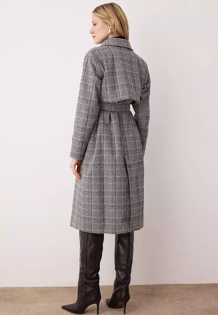 Multicolored Plaid Patterned Mono Closure Long Oversize Coat