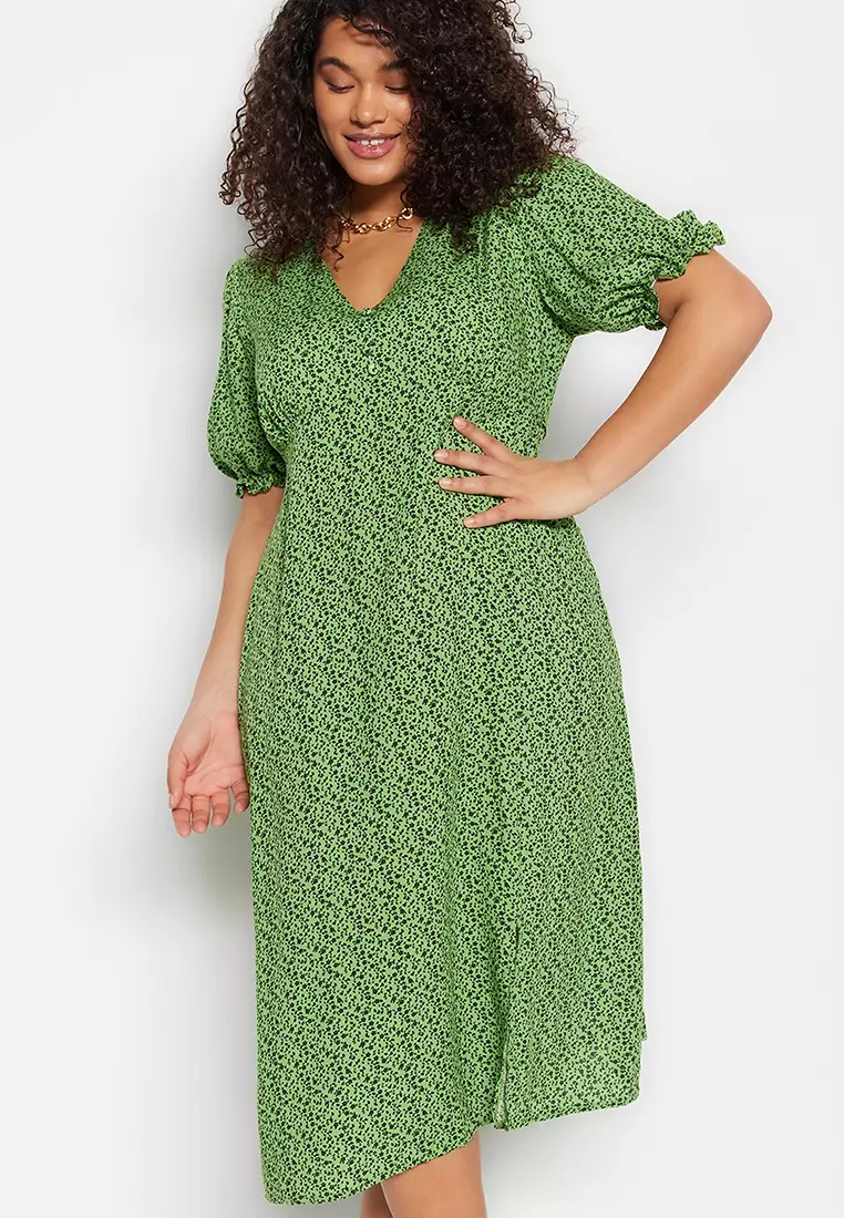 Jual Trendyol Plus Size V-Neck Floral Pattern Slit Midi Dress Original ...
