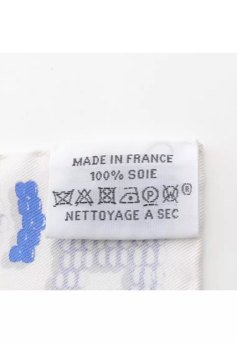 Pre-Loved Hermès Petit carres carres 45 KELLY EN PERLES scarf silk white Red blue