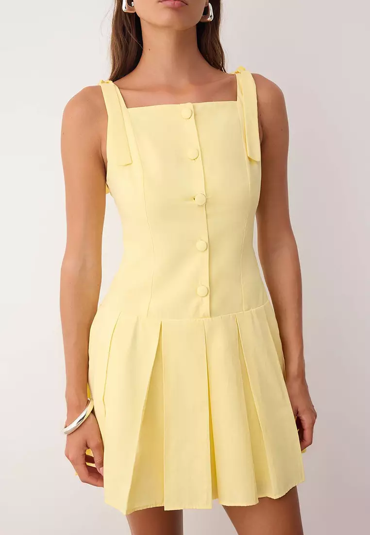 Light Yellow Button Detailed Pleated Woven Dress