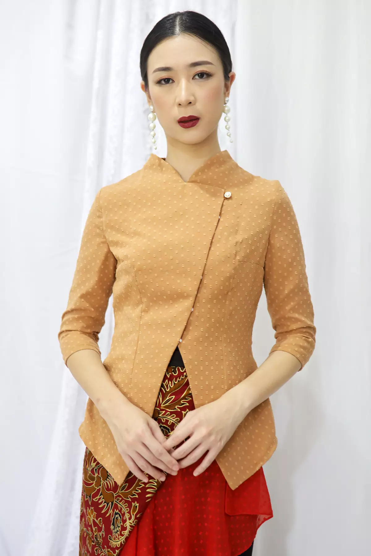 Mahadevi Rubiah Coklat Susu Kebaya Janggan