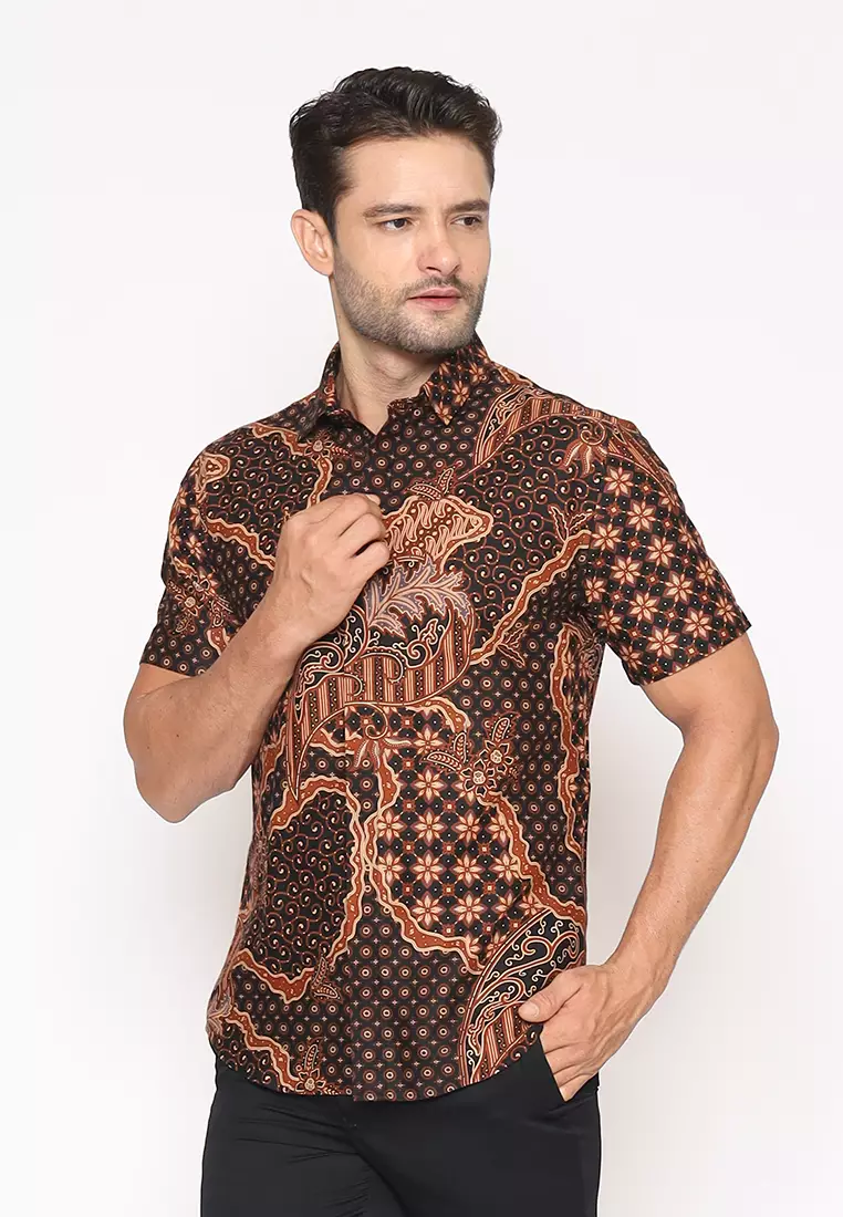 MAGINOT WIRA BLACK Batik Slim Fit Lengan Pendek