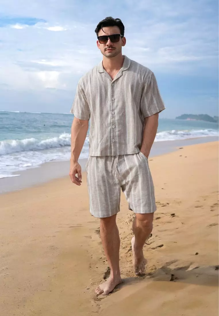 Matala Kemeja Oversized Linen Bertekstur Lengan Pendek Pria Warna Cream Garis | Oversize Textured Linen Shirt Men Striped Cream