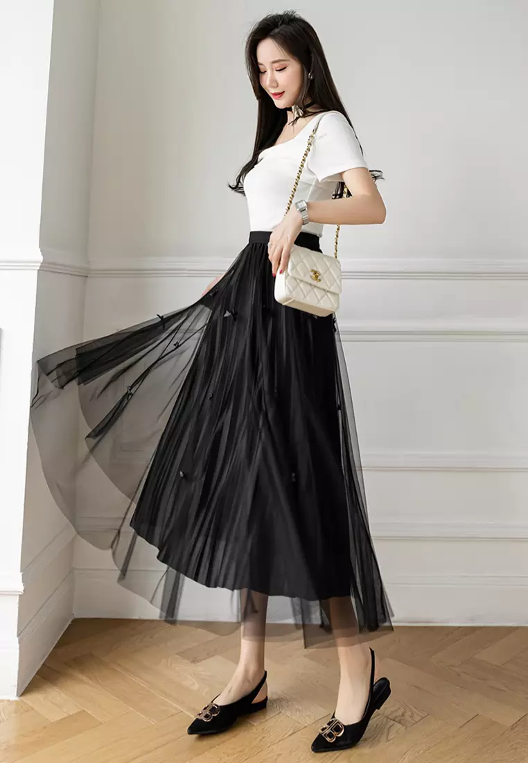 Black flare top skirt yarn