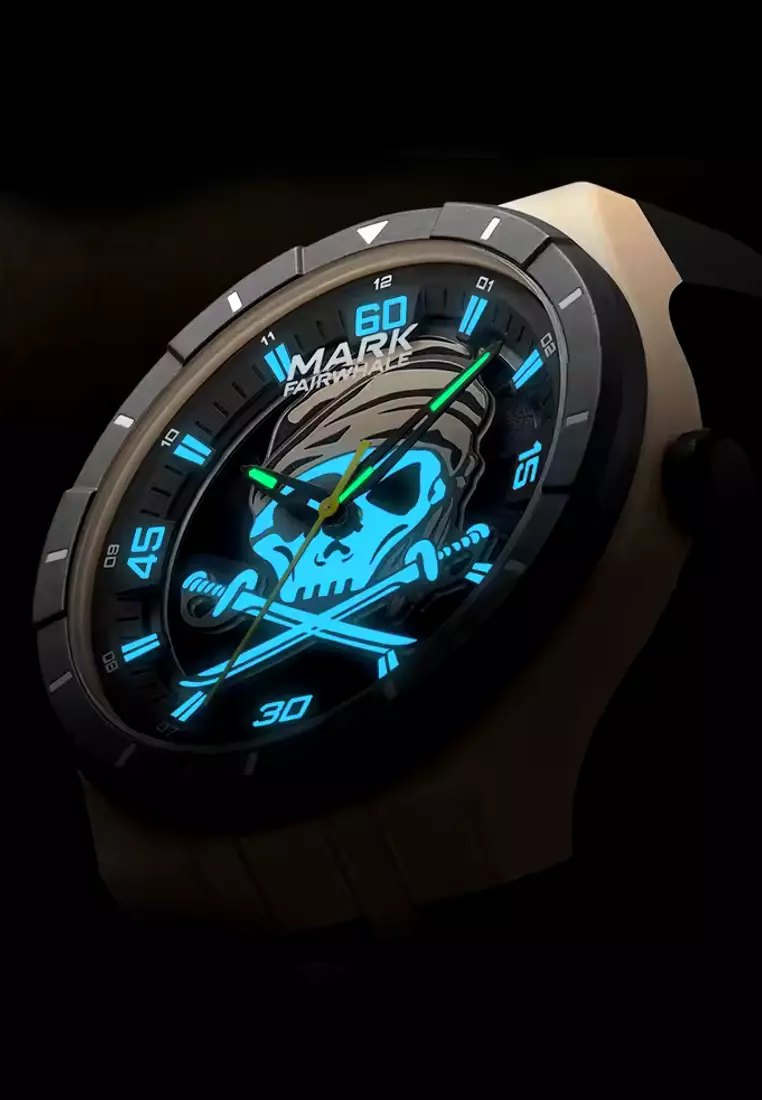 Unisex Rotating Pirate Skull Quartz Watch, Black Rubber Strap