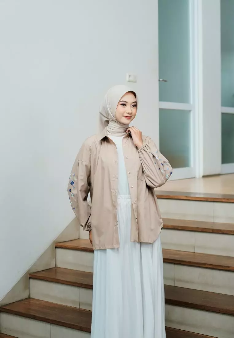 Kinaya Embrodery Top Cream - Blouse Atasan Wanita