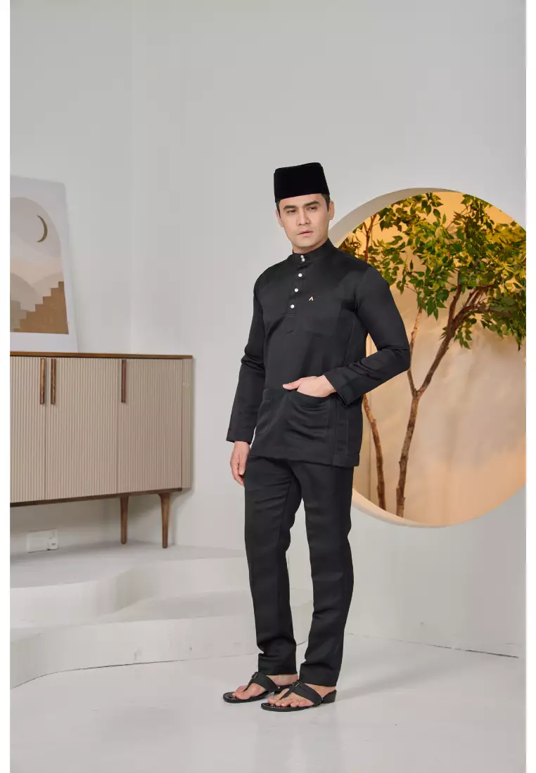 Baju Melayu Istiadat