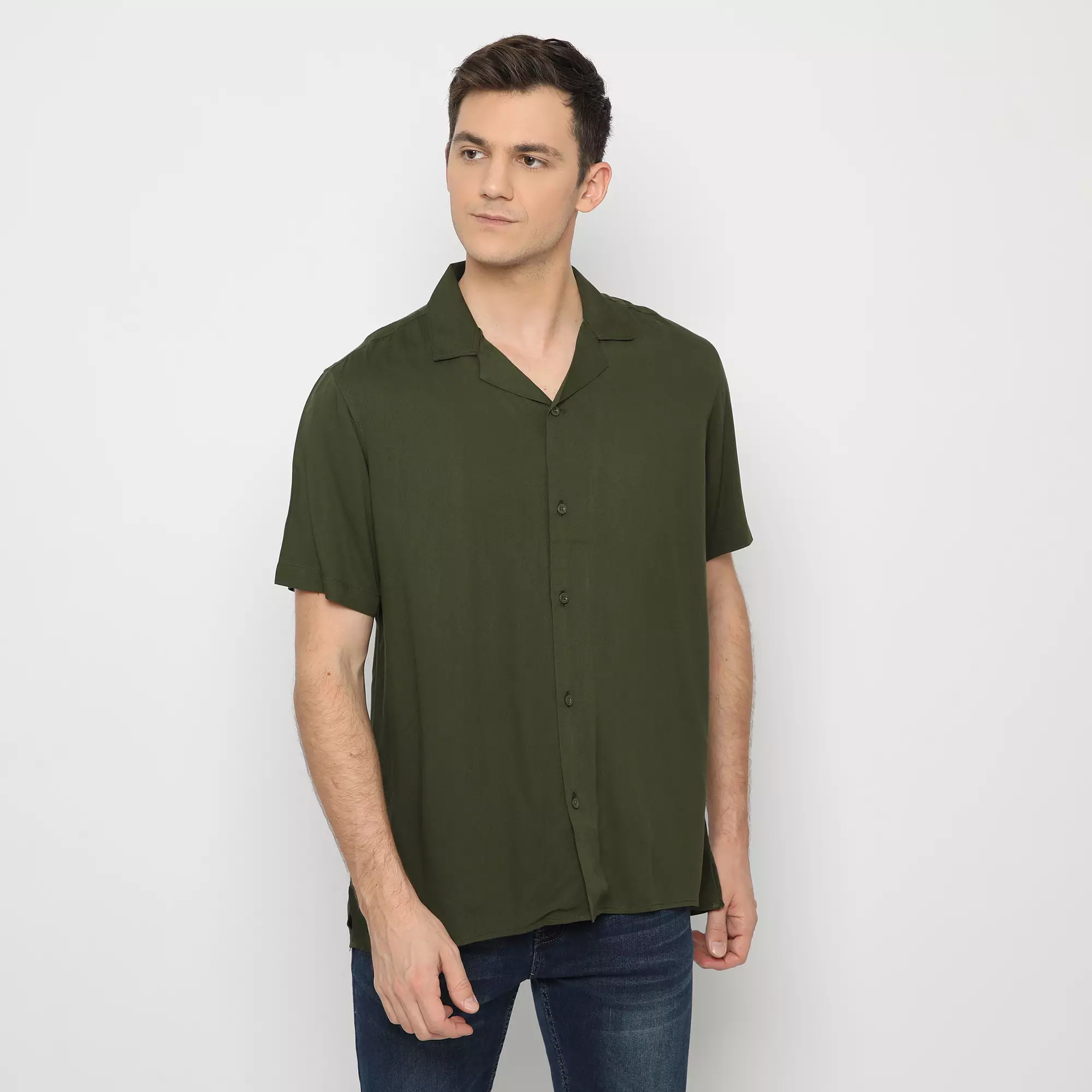 Platini Kemeja Polos Pria Kerah Hawai Katun Hijau Olive 73310