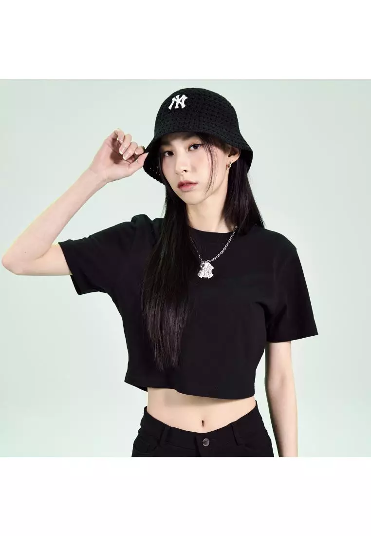 WOMEN'S BASIC SMALL LOGO CROP T-SHIRTS NEW YORK YANKEES