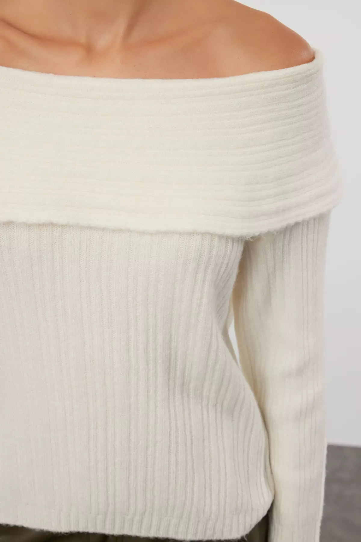 Ecru Soft Textured Carmen Collar Knitwear Sweater TWOAW25KZ00076