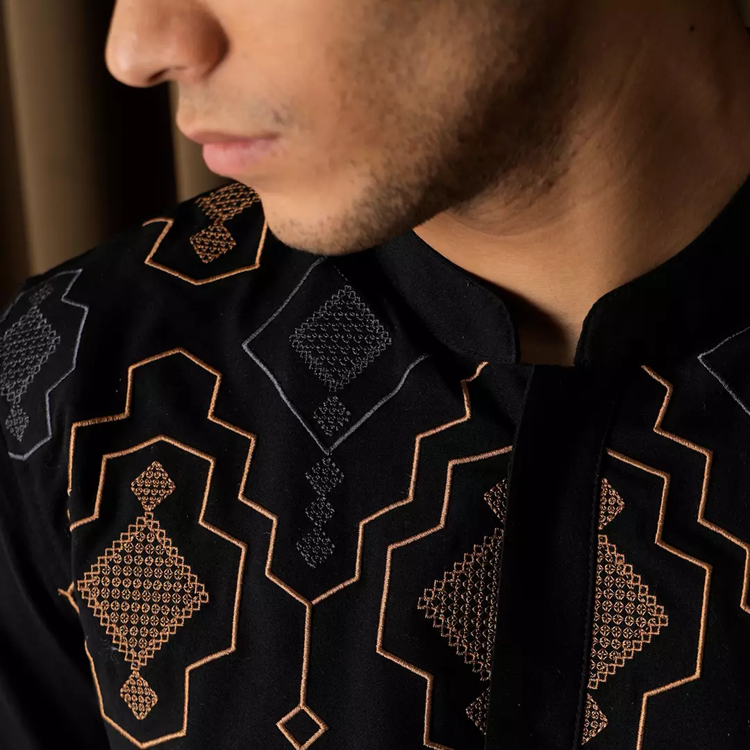 Kemeja Tangan Panjang Koko Collarless Nizam Bordir Ethnic Black-Gold