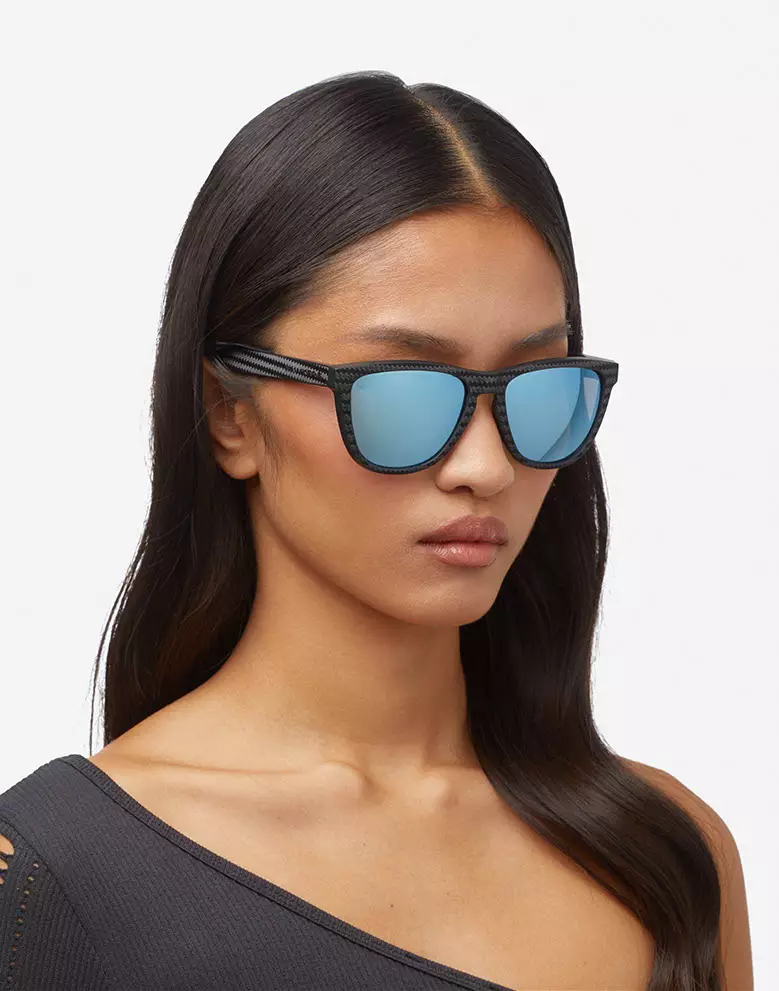 HAWKERS POLARIZED Blue Chrome ONE CARBONO RAW. Sunglasses for Men and Women, Unisex. UV400 protection. Official product designed and made in Spain. HONR21NSTP