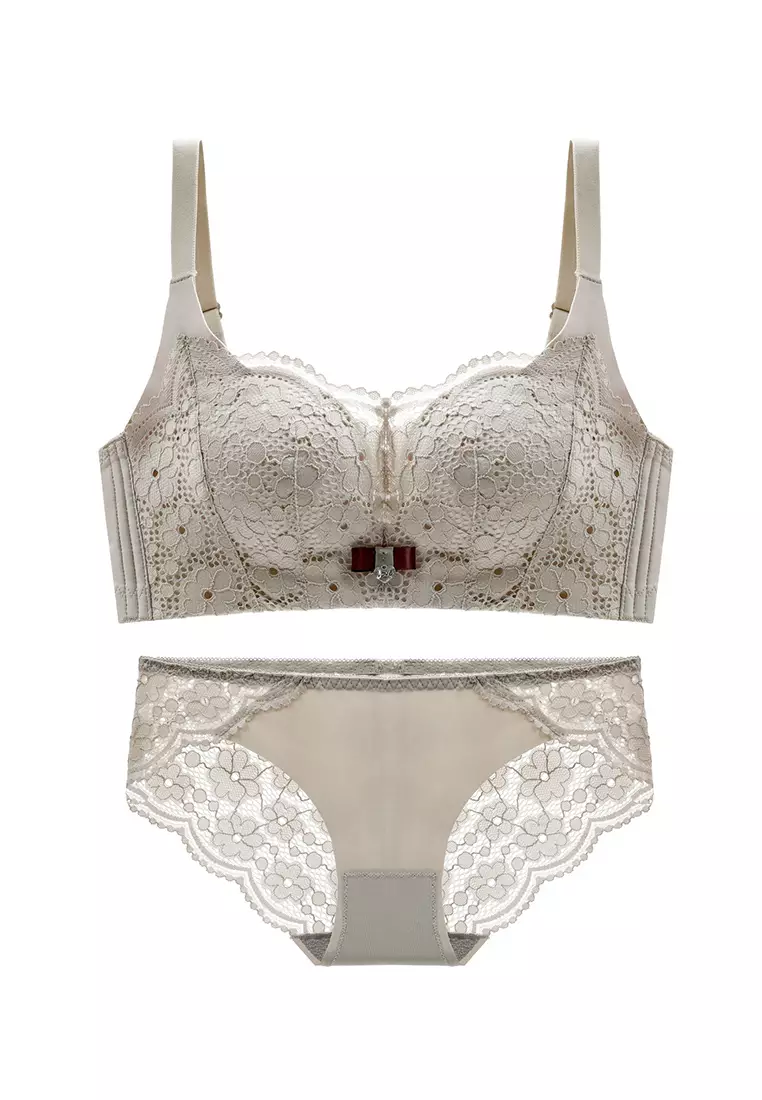 H&m lace bra (70B & 75B), Women's Fashion, New Undergarments & Loungewear  on Carousell