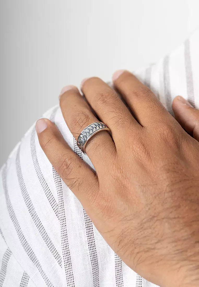 Men's Silver Herringbone Band Ring – Oxidised