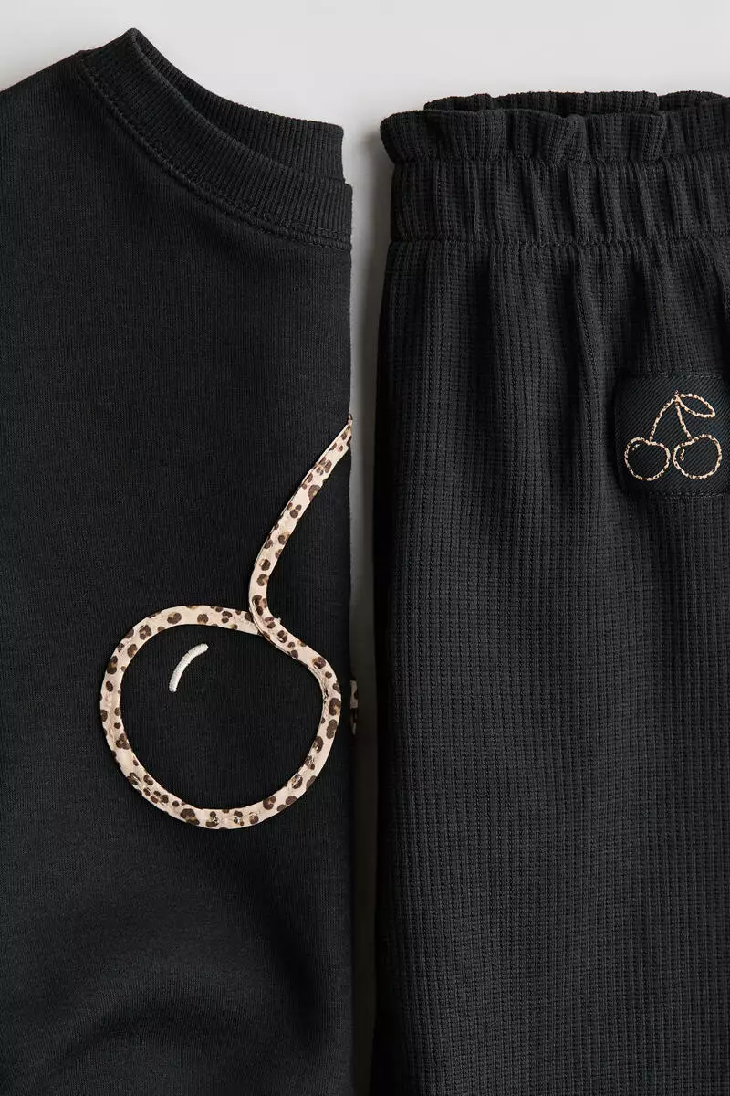 2-piece motif-detail set