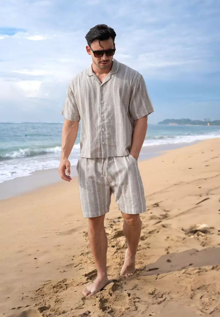 Matala Kemeja Oversized Linen Bertekstur Lengan Pendek Pria Warna Cream Garis | Oversize Textured Linen Shirt Men Striped Cream