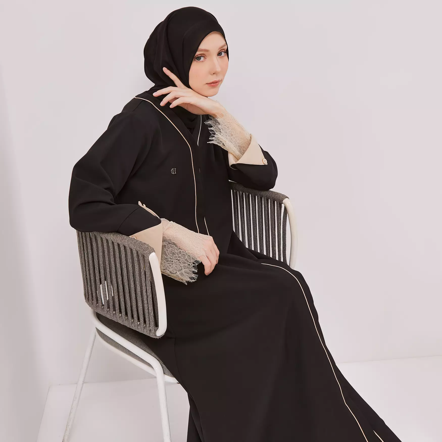 Chanté - Haya Abaya in Black