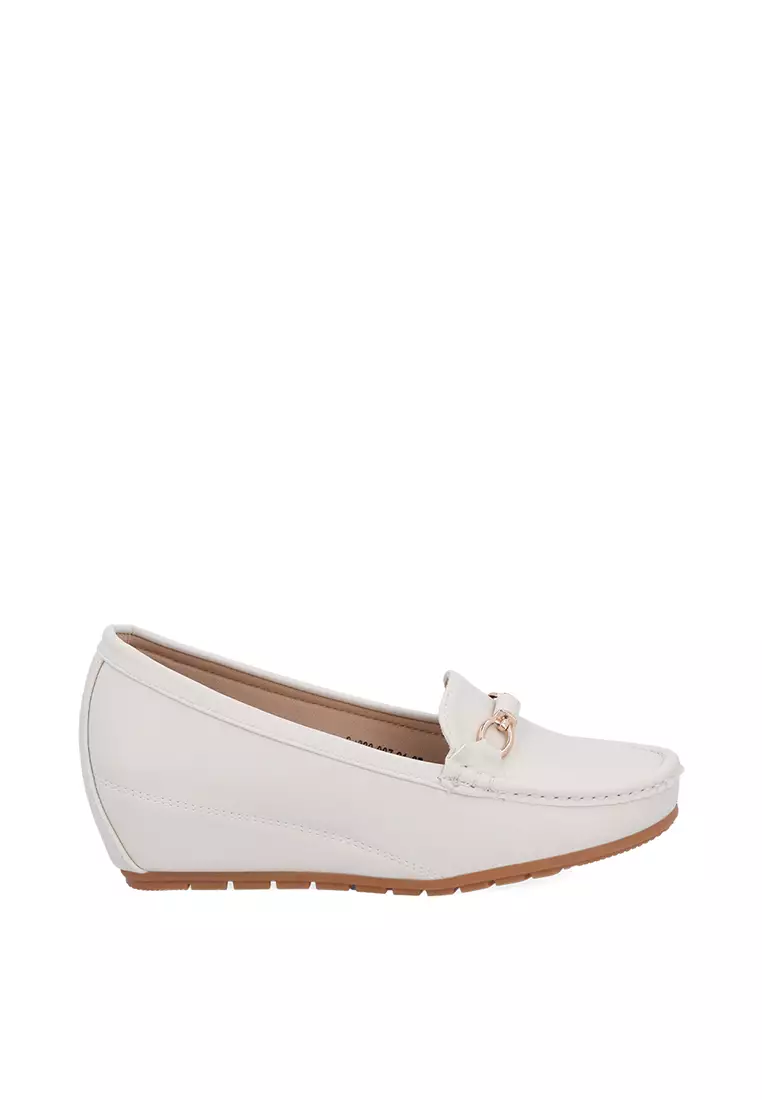 Discount on Carlo Rino  shoes - SKU: Beige Kiara Loafers