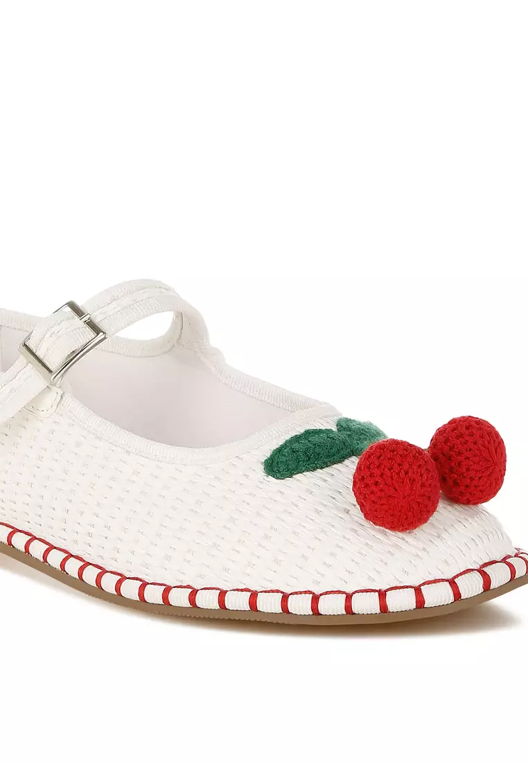 Sepatu Mary Jane Beraksen Ceri Warna Putih