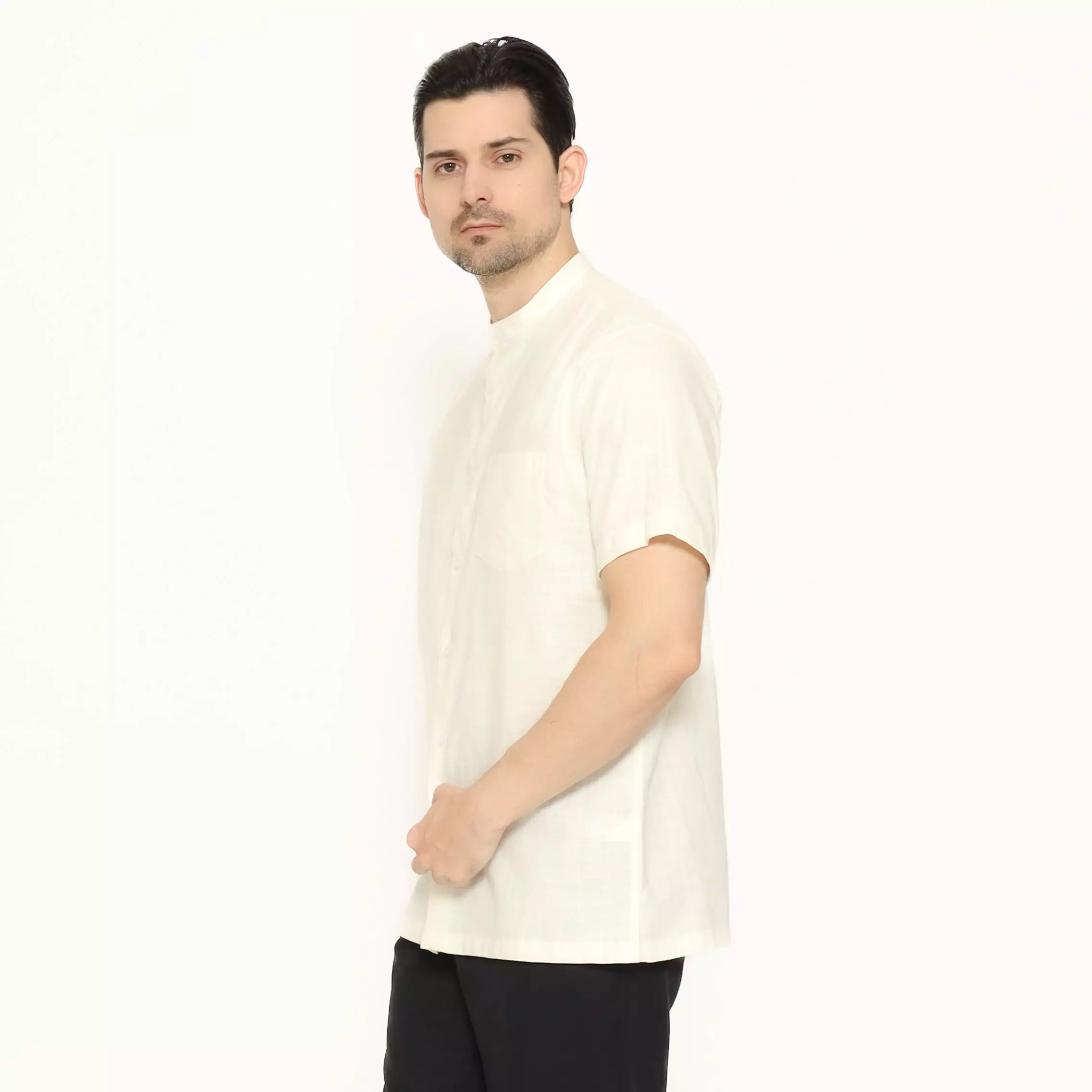 MAGINOT Kemeja Pria KOKO Basic Polos Lengan Pendek OFF WHITE