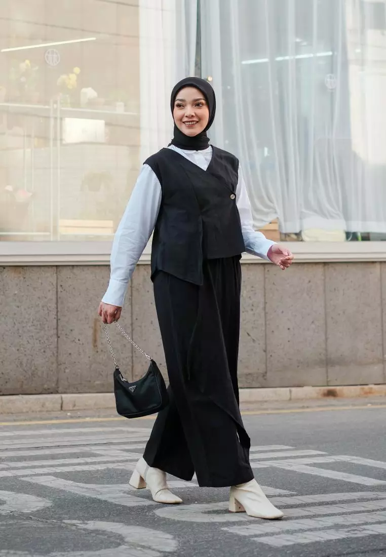 Nami Set (One Set Vest Linen) Black