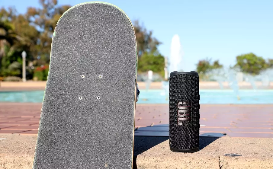 Buy JBL Flip 6 2025 Online | ZALORA