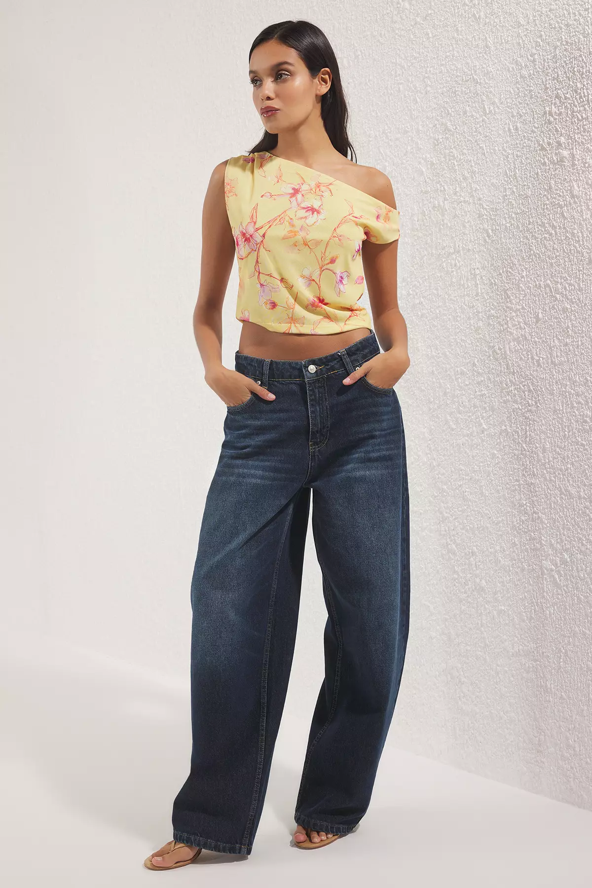 Light Yellow Floral Patterned Fitted/Fits the Body Asymmetric Collar Flexible Knitted Blouse TWOSS25BZ00046