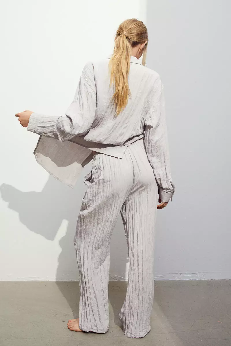 Buy H M Crinkled loungewear trousers 2023 Online ZALORA Singapore