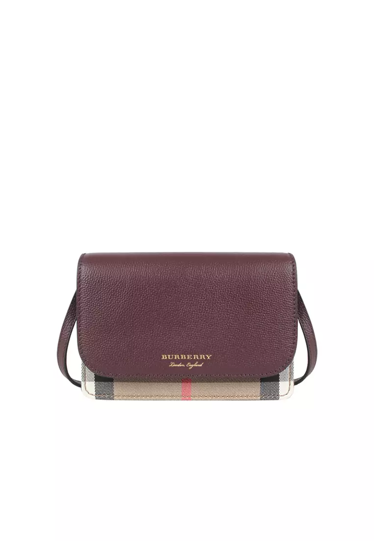 Burberry best sale messenger bags