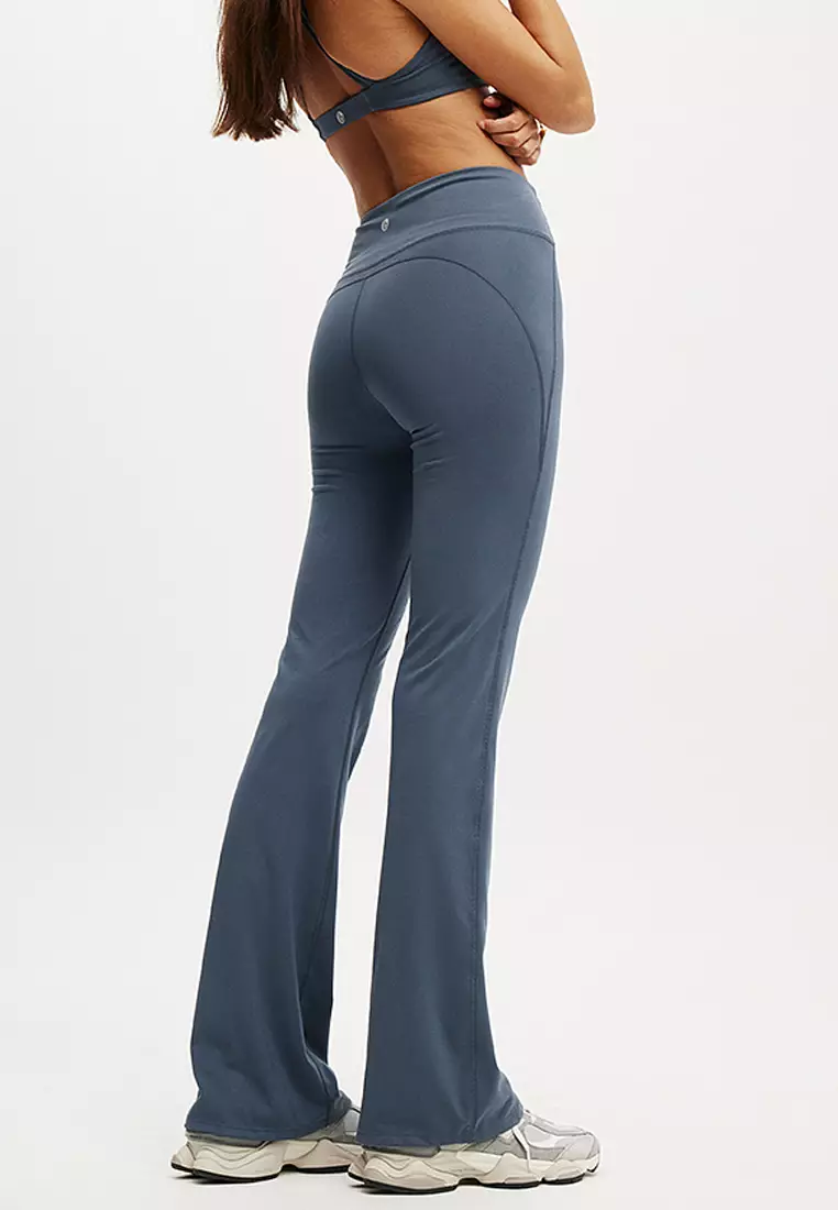 Ultra Soft Studio Flare Asia Fit