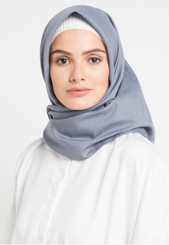 Jual Diindri Hijab Hijab Segi Empat Voal Basic  Space Grey Original  ZALORA Indonesia